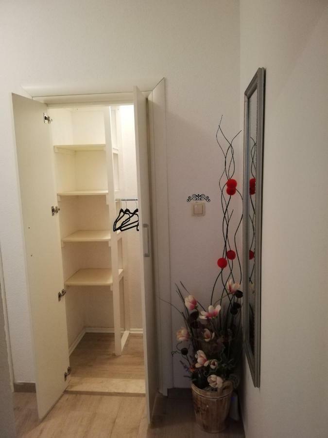 Apartmani Dina Макарска Екстериор снимка